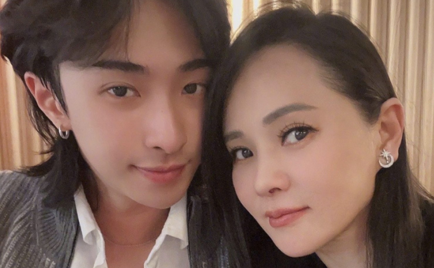 巴黎街采：伊能静和哈利之间的亲子关系——一部温暖人心的教科书