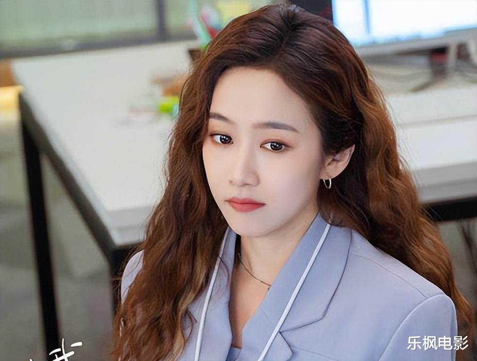 《别对我动心》一夜爆火：初入职场小白必看，周也摇身变成傻白甜