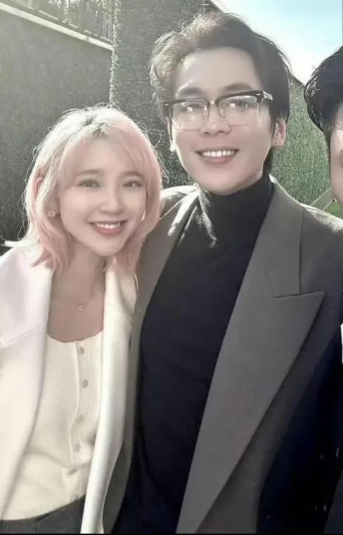 爱有天意:唐艺昕与张若昀的浪漫之约