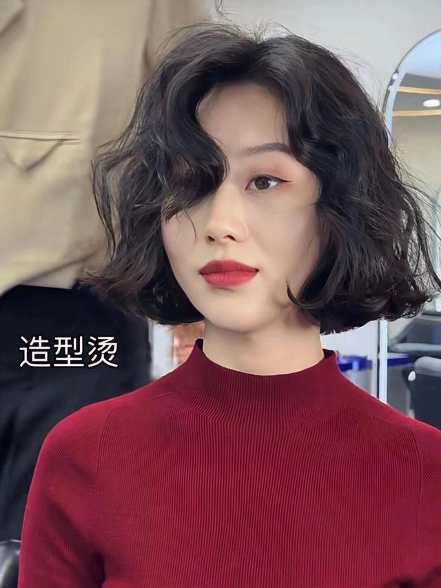 从芭比卷到羊毛卷：2024短发烫发合集，哪款是你的菜？