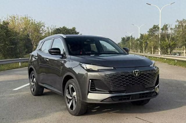 新车  更换新蓝鲸1.5T发动机，新款长安CS55 PLUS实车图曝光