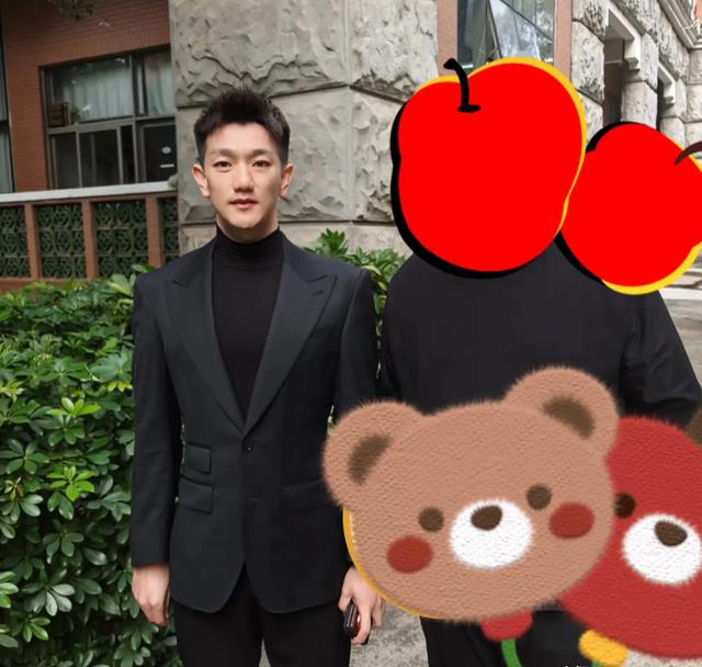 张馨予老公上班照曝光,穿黑色西装身材笔挺,网友直呼比明星还帅