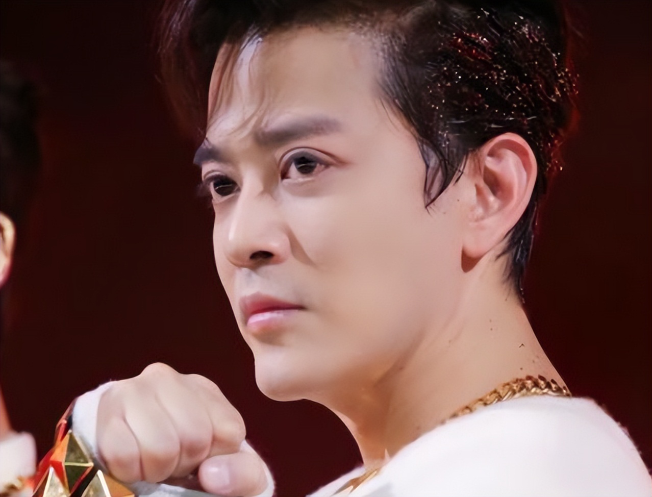 54岁古天乐模样大变！眼角都快吊到太阳穴了，这样真的不好看啊