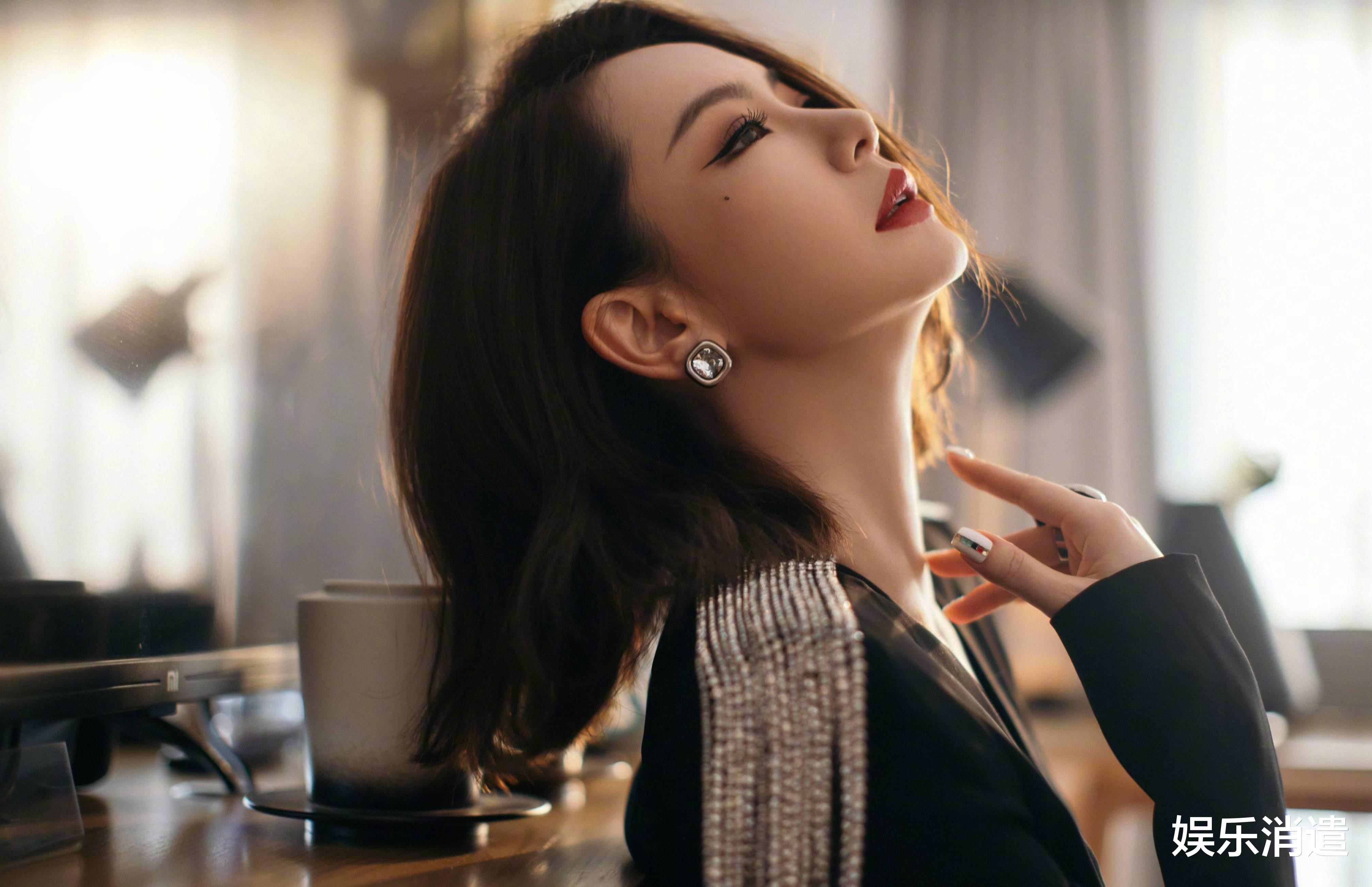 争议不断!《乘风2024》分组名单曝光,粉丝大战一触即发!