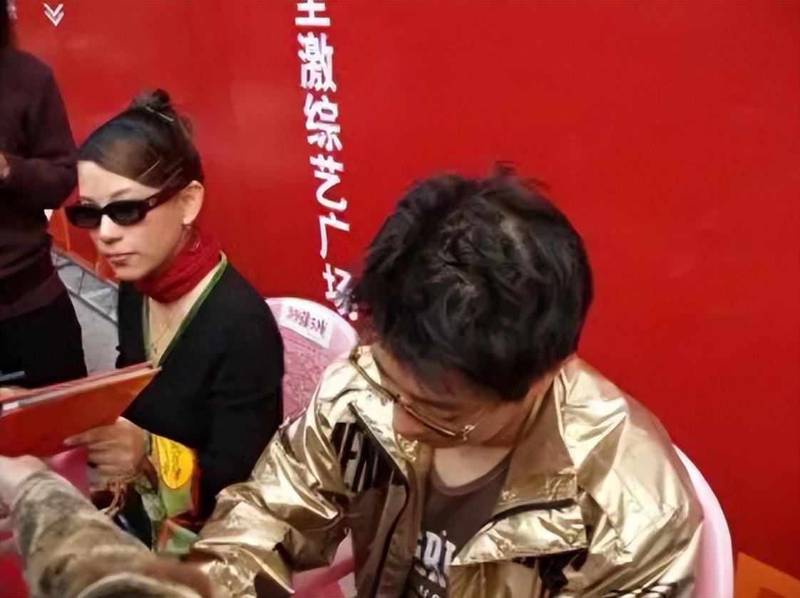 48岁的广东主持人胡向真,曾经阮星航的女朋友,两人还是最佳拍档