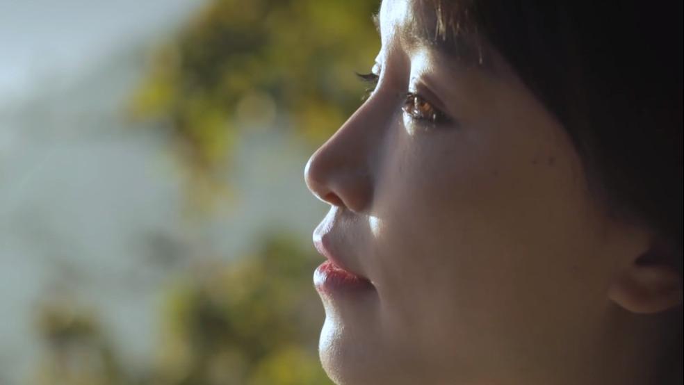 李子柒正式复出，首支视频爆了，她的高级作秀难以复制