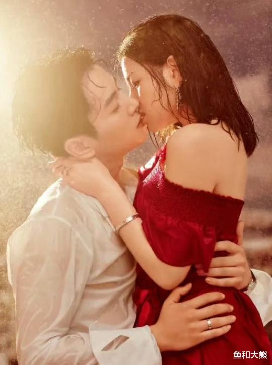 被曝与陈晓婚变后，陈妍希现身新剧开机发布会，面容憔悴无笑容！