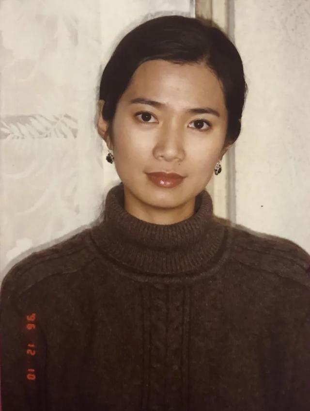 原来他们现实中是两父女，爸爸是视帝，女儿惊艳了那个时代