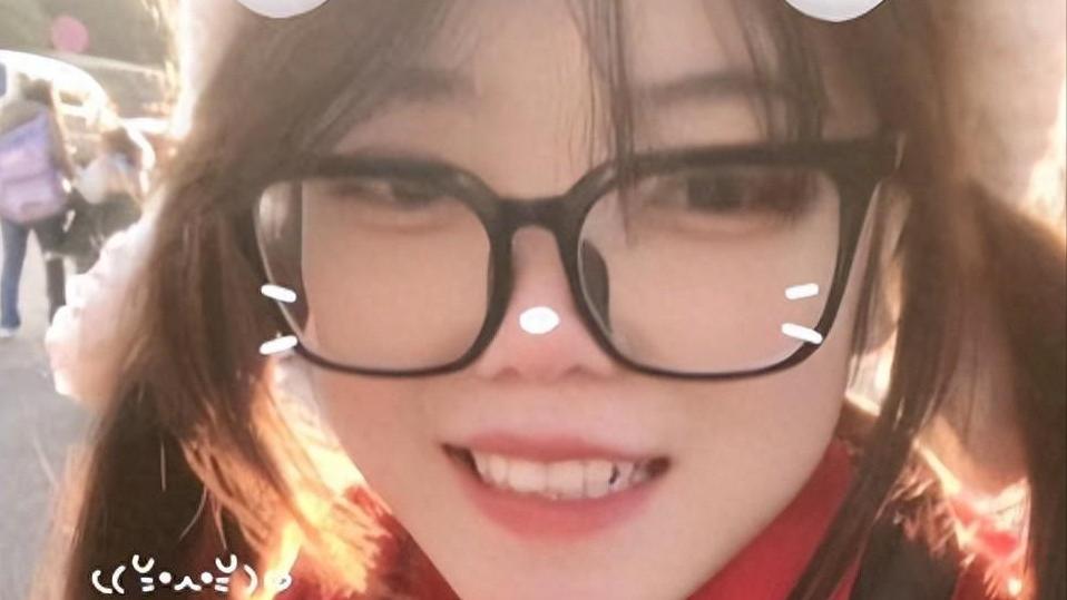 太痛心！女孩唐文丽跳楼离世！只有17岁人很美丽，原因曝光让人愤怒