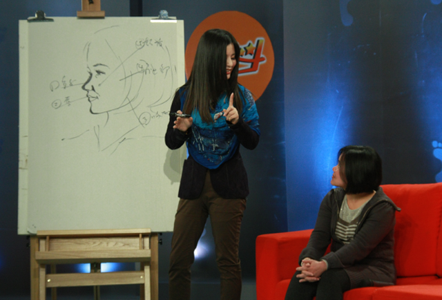 央视亲自点名揭穿!收割富婆,骗走50亿,“捞金女王”这次真栽了