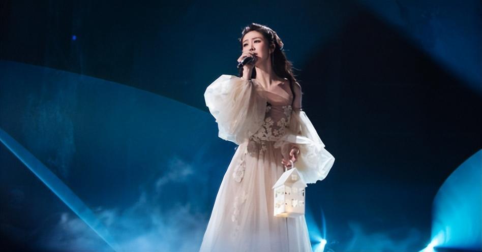 风流成性?与成龙儿子传绯闻,交黑人男友,43岁薛凯琪无人敢娶?