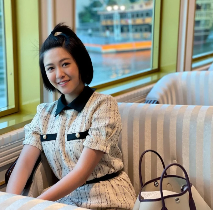 TVB小花历时3年变回长发！近照曝光靓到没朋友！曾因短发被分手