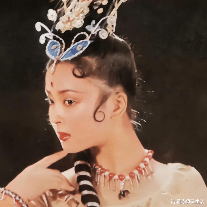 原来她早就去世了,生命最后执意包机回国,5天后在故土安详离去