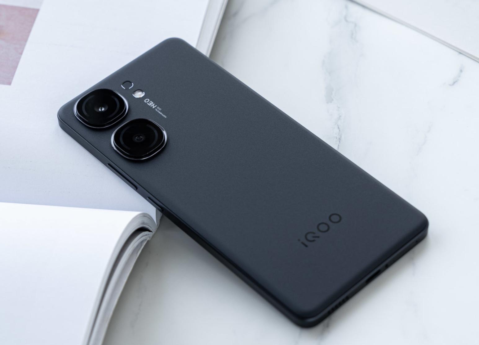 2024接近“完美”的5款中端手機，功能性強續(xù)航給力！