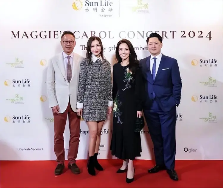 李嘉欣现身慈善活动，脸部变化引热议，网友直击她和“网红脸”越来越像！