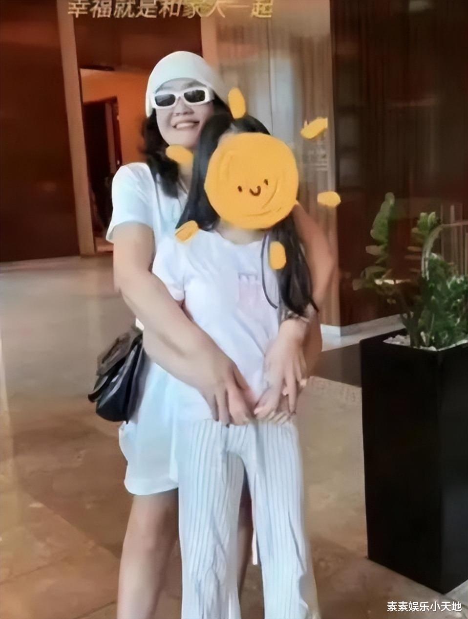 张兰录视频爆料:玥儿身上已经被挠烂了,徐家人跑到学校抢走孩子