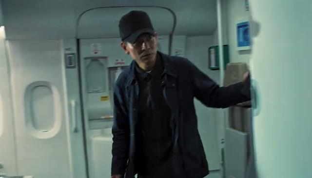 《危机航线》首映礼这天，躲过了刘德华，却被46岁的刘涛惊艳了