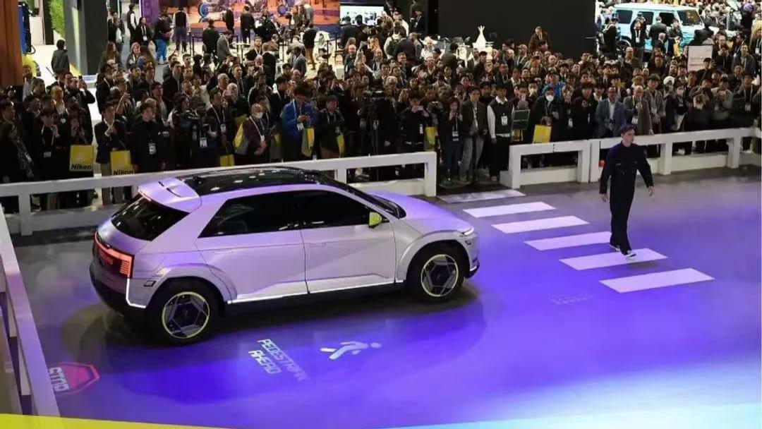 CES 2025丨跟我们一起，在拉斯维加斯围观“科技春晚”