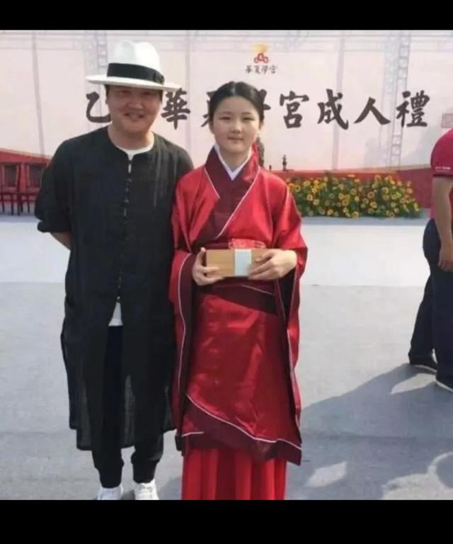 孙楠当年是被洗脑了吗？不知怎么想的，竟然把送女儿去女德学校！