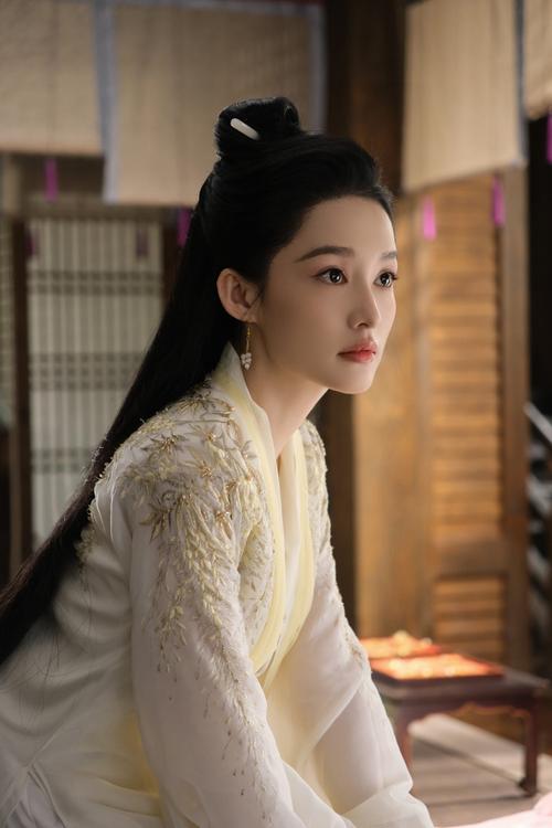 李沁新抉择：告别《庆余年2》，牵手张一山惹争议