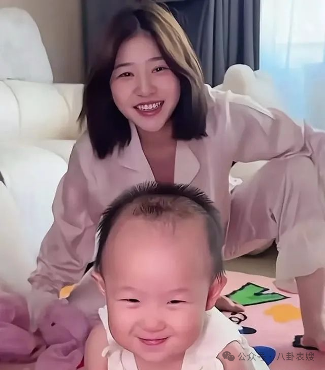 王思聪最终还是认子归宗了，小王还是心软了，毕竟是自己的骨肉