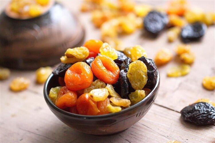 睡前吃几粒葡萄干，坚持半月，3大好处不请自来，早知道早好