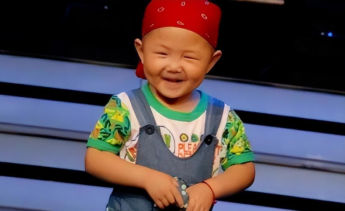 “最牛童星”：3岁出名，5岁上春晚，如今的他已经成为父母的骄傲