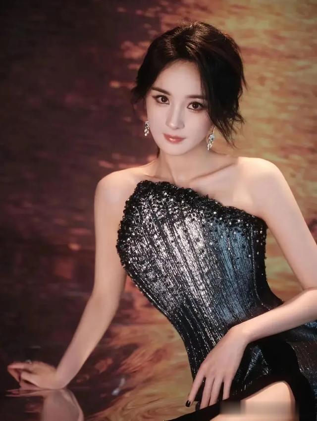 甜美的外表，藏着让人惊叹的火辣身材