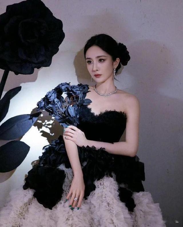 向太放心不下郭碧婷朋友圈的人际交往,还指定让她远离一个人