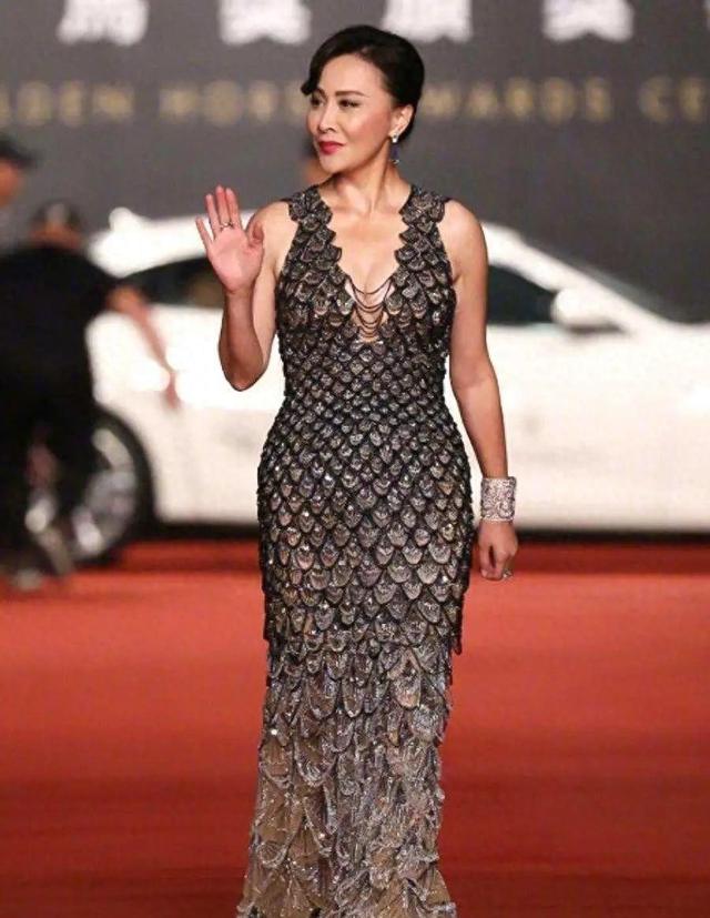 刘嘉玲彻底崩溃！当年绑架照片遭泄露，结婚17年无子真相大白！