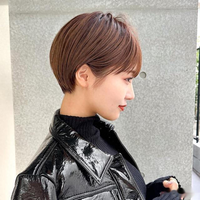 龙年最火短发来了,精致时尚显脸瘦,很适合40岁以上的姐妹们