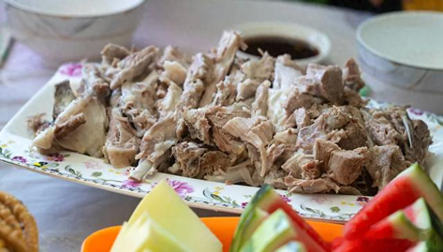 炖羊肉原来这么简单！放入这4种香料，羊肉软嫩羊汤不膻