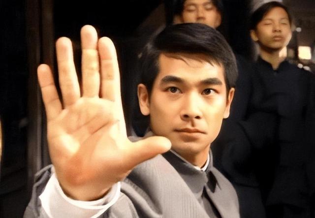 善恶终有报,“消失”已久的武打巨星赵文卓,已经走上了另一条路