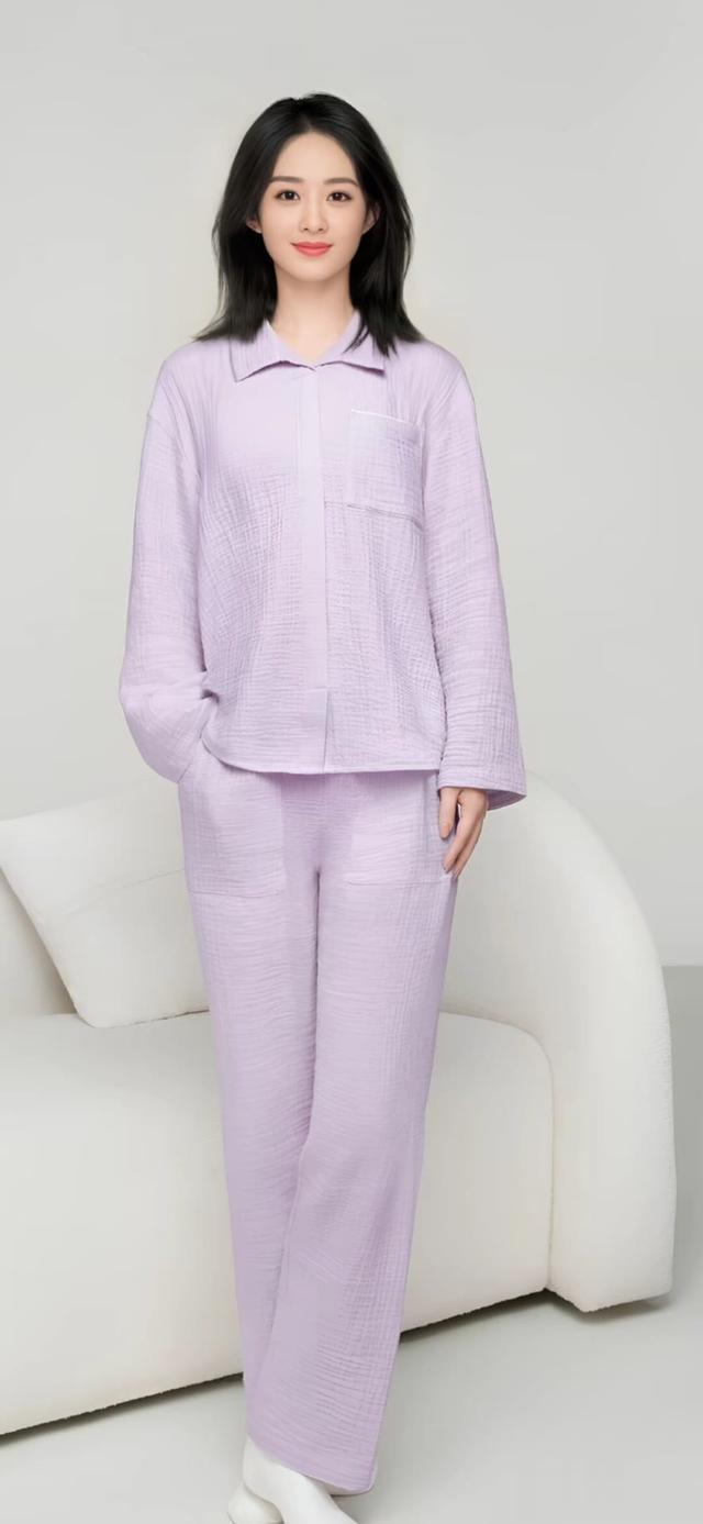 赵丽颖最新写真曝光：优雅与力量并存，网友惊艳不已！