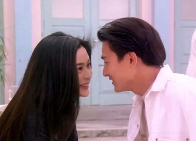 刘德华12岁女儿近照曝光，披肩长发清秀甜美，眼睛与爸爸如复制粘贴