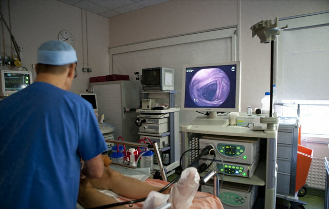 44岁男子频繁腹泻，反复检查肠镜正常，直到换了检查项目：是癌王