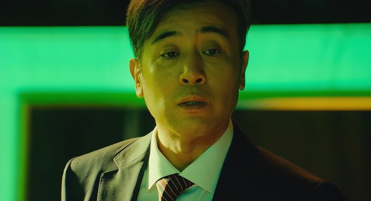 《城中之城》：但凡于和伟拉胯一点，都压不住这群“演技炸裂”的老戏骨