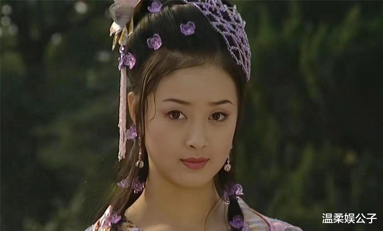 看了蒋欣19岁和刘亦菲合影,才知道她有多美,难怪41岁秒了关晓彤