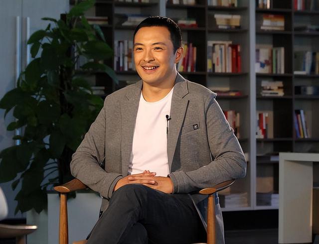 他是曾黎的前男友,宁静口中的真男人,如今却输给了票子和孩子