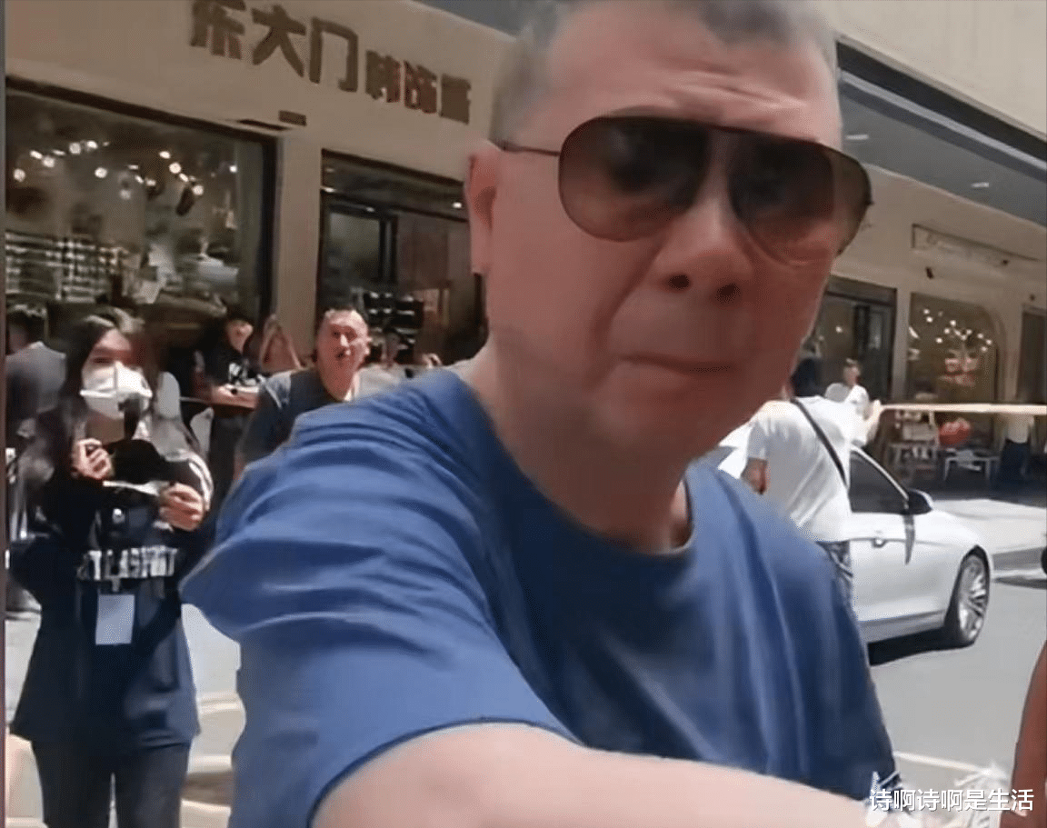 这一次,冯小刚终为自己的“卸磨杀驴”付出代价,王朔全说对了!