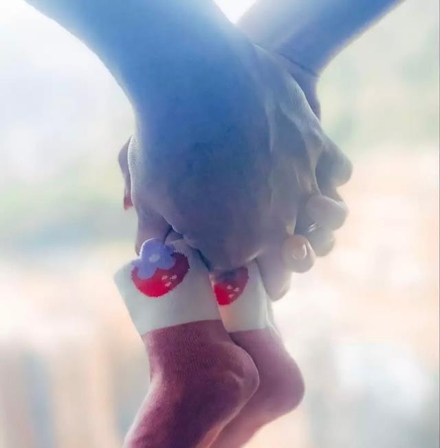 恭喜!知名港女星宣布怀孕,与TVB前小生结束六年情去年极速订婚