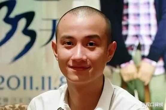 马伊琍大女儿晒16岁生日照,成熟又漂亮,文章打扮起来年轻又活力