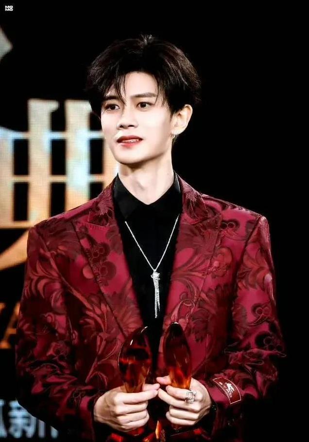 星光大赏来袭，最帅美男洗牌，李现登顶，吴磊第8成毅4林更新第2