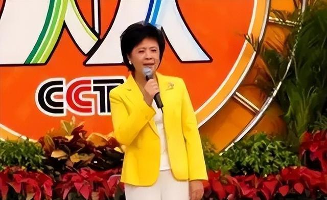 曾经的央视主持一姐,退休后却成了精神病患者!今69岁现状如何