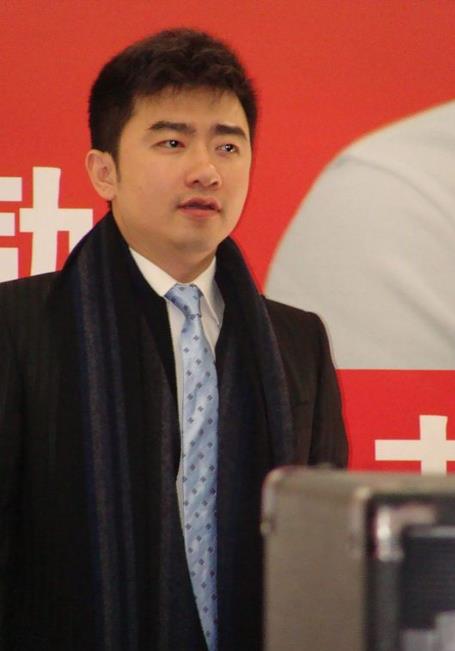 “央视败类”芮成钢,吃了六年牢饭,如今混得风生水起,身价过亿