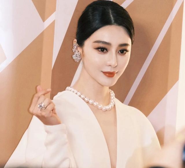 曝章子怡开豪车买珍珠,还特意清场,网友怀疑受范冰冰刺激