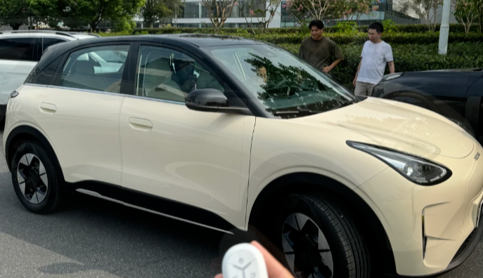 吉利最新A级轿车才6.98万，410km续航、21分钟快充