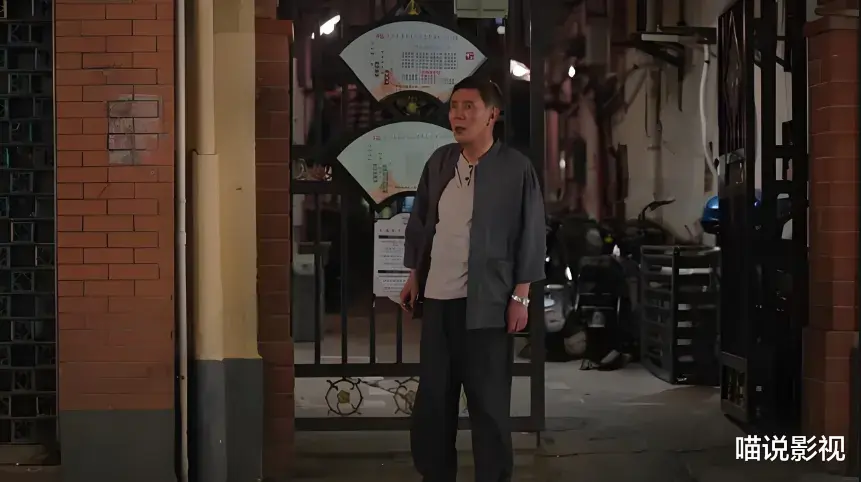 不会演别尬演!61岁何赛飞一出手,让观众看清“装穷”有多离谱