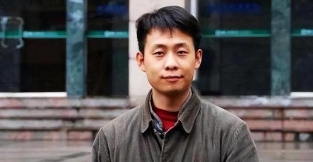 带着儿子倒贴嫁给张译,如今17年过去,才知道她嫁的有多值