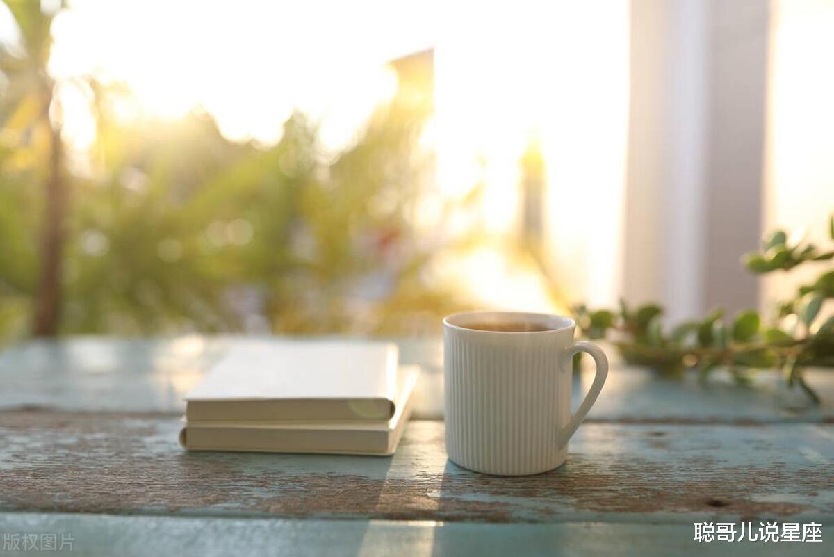 能力很强，容易在事业上大放异彩的三个星座女